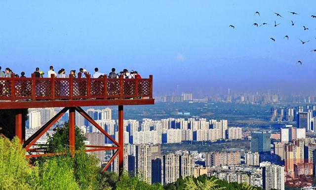 成都市五城区常住人口，成都晋升全国超大城市