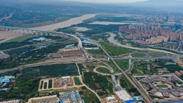 河南第一条免费高速公路是哪一个，河南最美高速和