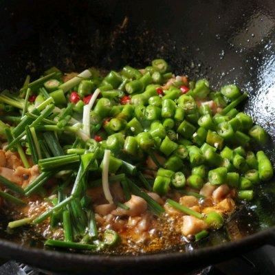 尖椒鸡丁最正宗的川菜做法，麻辣口味代表之一辣子鸡丁
