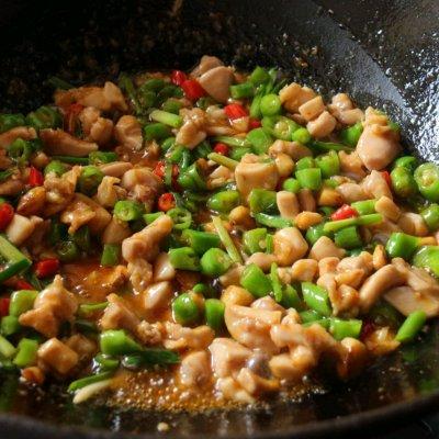 尖椒鸡丁最正宗的川菜做法，麻辣口味代表之一辣子鸡丁