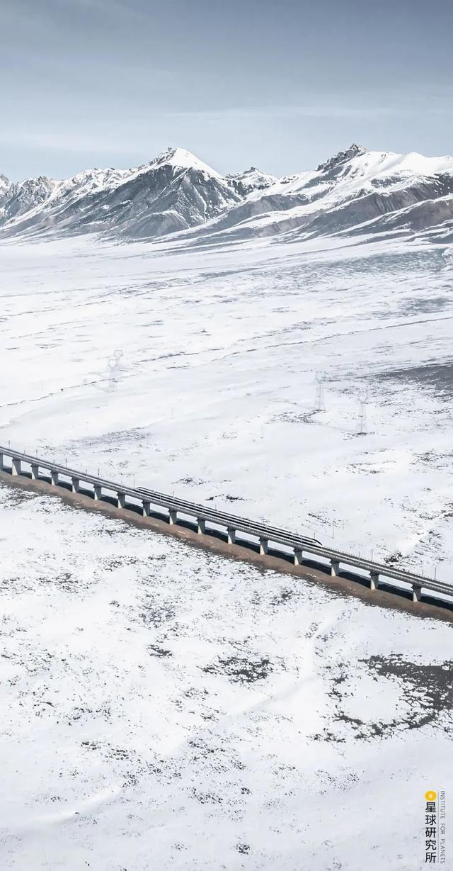 两辆高铁在飙车，高铁不限速飙车（有俩高铁在“飙车”）