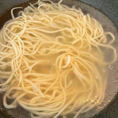 怎么做拌面条的肉酱好吃，香浓百搭的肉酱面条