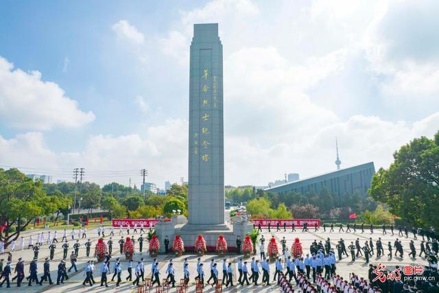 铭记历史缅怀先烈，向烈士英雄致敬铭记历史（铭记历史 缅怀先烈）