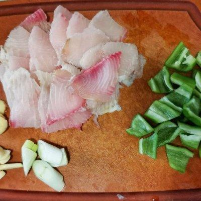 麻辣鱼片怎么做又嫩又好吃，厨师长教你做水煮麻辣鱼片