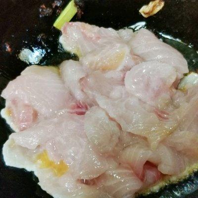 麻辣鱼片怎么做又嫩又好吃，厨师长教你做水煮麻辣鱼片