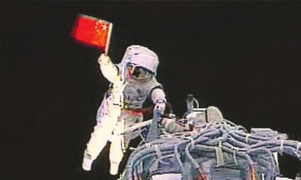 外媒看神十三着陆瞬间，忆往昔神五