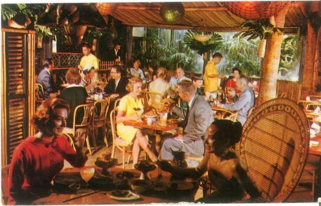 油纸伞为什么是神秘的，童年蛋糕上的小纸伞究竟有什么来头