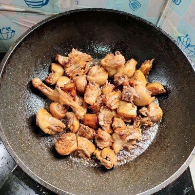 干竹笋红焖鸭不可错过，家常菜肴笋干烧鸭