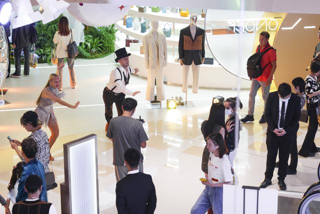 什么是funky 穿搭，一见钟情的夏日复古风穿搭