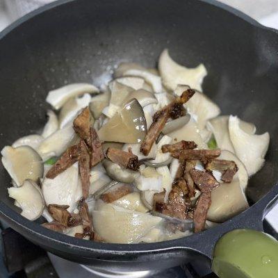 蘑菇炖豆腐怎么做好吃，大厨教你做蘑菇炖豆腐