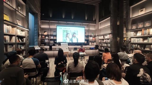 书店突然变了样，承载二十余年回忆的盛世情书店正式关张