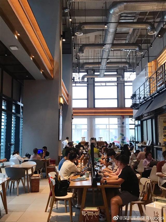 书店突然变了样，承载二十余年回忆的盛世情书店正式关张