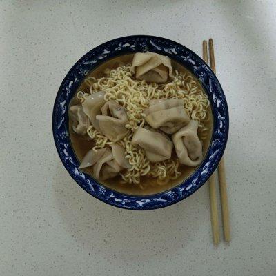 家常凉拌馄饨的做法大全，10分钟快手菜馄饨方便面饭
