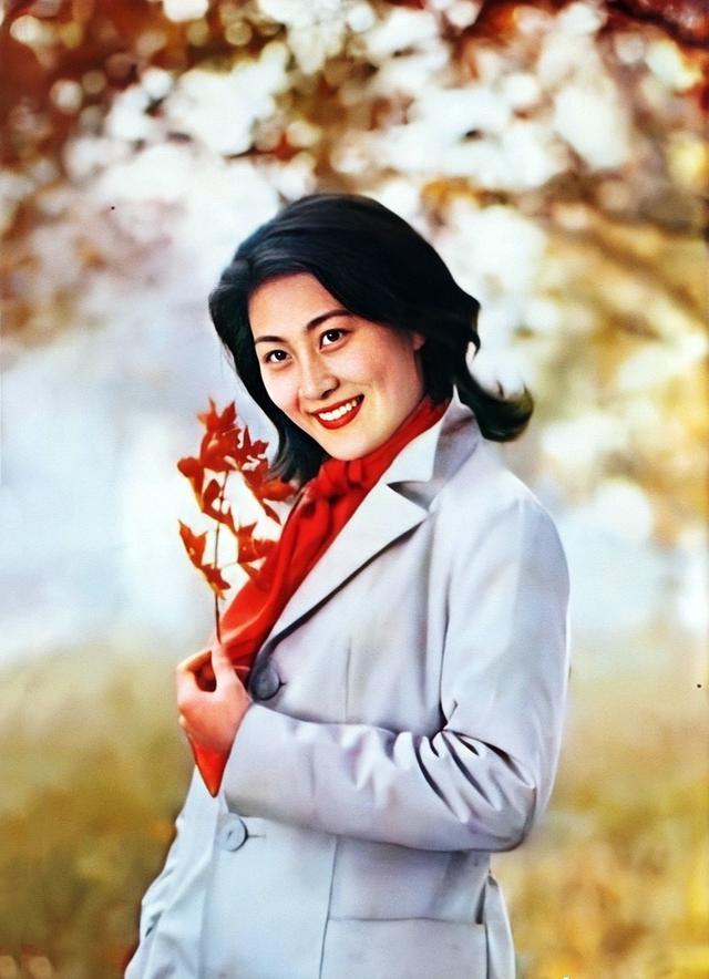 沈丹萍个人资料年龄，昔日同窗刘佳沈丹萍等四大美女罕见同框