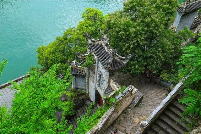 贵州比较适合自驾游的公路，看尽贵州山水风光和少数民族风情