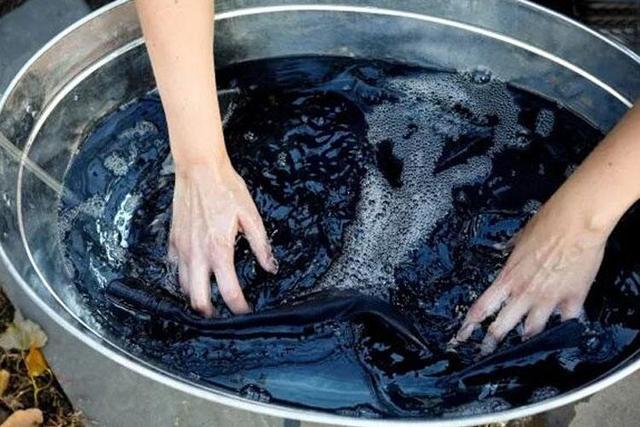 牛仔裤怎么洗干净的方法，洗牛仔裤的7个方法