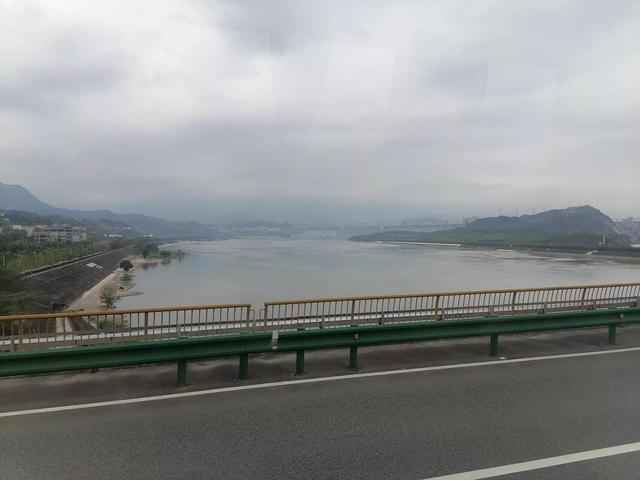 三峡大坝旅游景点，湖北宜昌三峡大坝旅游景点有哪些（领略世界第一坝的水涨船高）