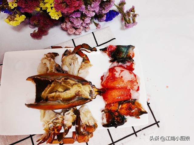 大龙虾蒸多长时间，清蒸波士顿大龙虾蒸多少分钟（小伙1500元买了只龙虾）