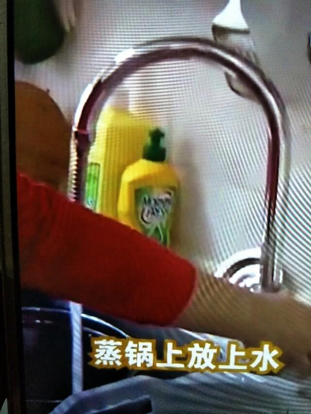 毛衣缩水了怎么恢复正常，缩水了的毛衣怎么恢复正常（教你3招巧还原）