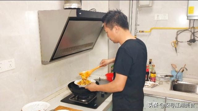 火腿玉米粒的家常做法窍门，这样的做法老人小孩都爱吃