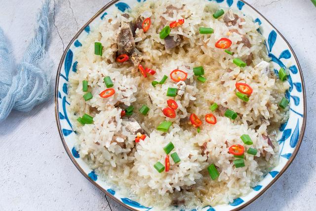 腊排骨炖什么好吃，腊排骨里面炖什么最好窍门（中国传统文化中的一道美食）