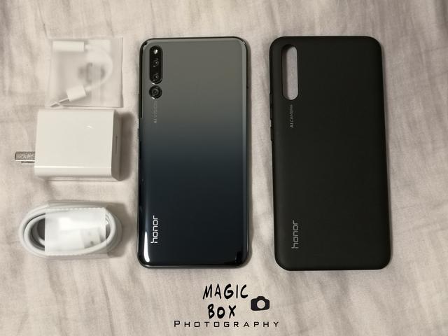 荣耀magic2，荣耀magic2优点和缺点（体验未来，顶级旗舰手机）