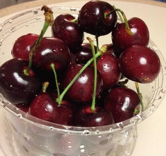 广西女子吃车厘子中毒，重庆一女子5天吃掉6斤车厘子