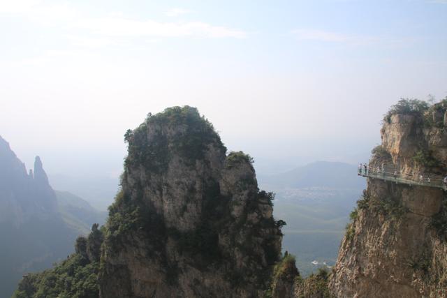 河南云台山玻璃栈道高度，带你体验河南玻璃栈道