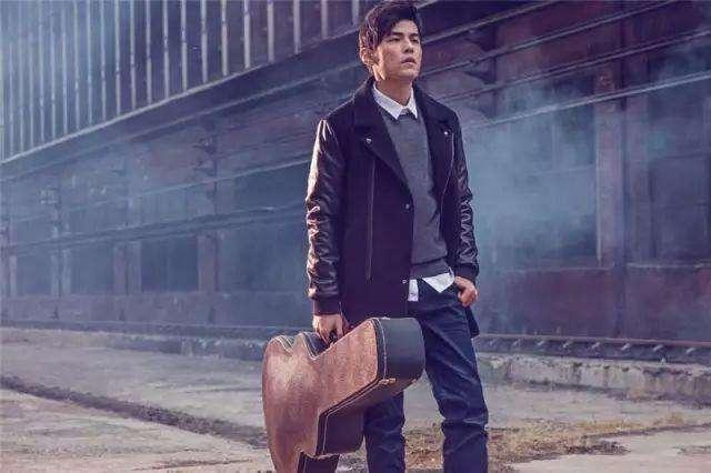 周杰伦的家庭情况和个人资料，含泪与离异父亲和解