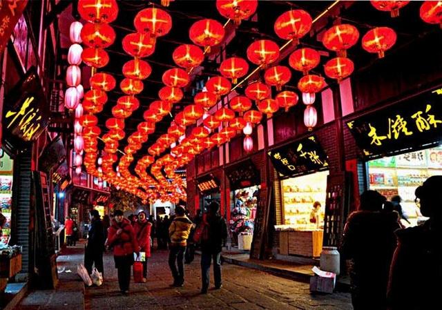 重庆旅游必去十大景点，重庆必去的十大景点推荐（重庆主城十大网红打卡景点）