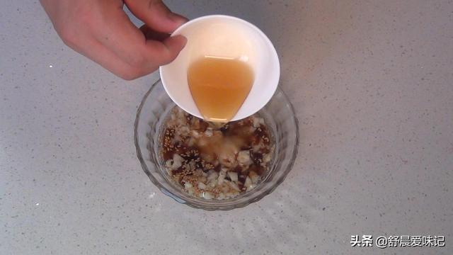 炒干豆腐的做法，怎样炒干豆腐好吃又简单（快手家常菜，芹菜炒豆腐干）