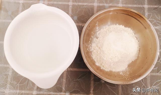 自制凉皮的方法有几种，秘制凉皮不用买着吃