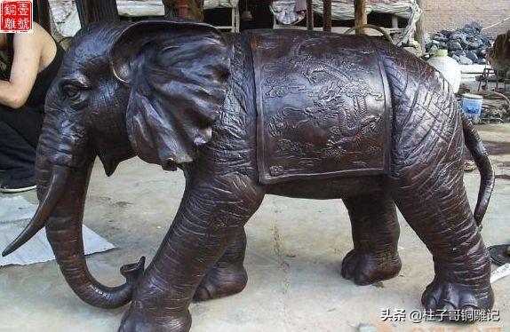 大象的摆放禁忌，结婚庆典门口放一对大象