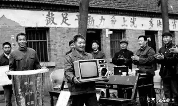 老歌经典大全80年代，盘点80年代经典老歌（80年代的那些老歌）