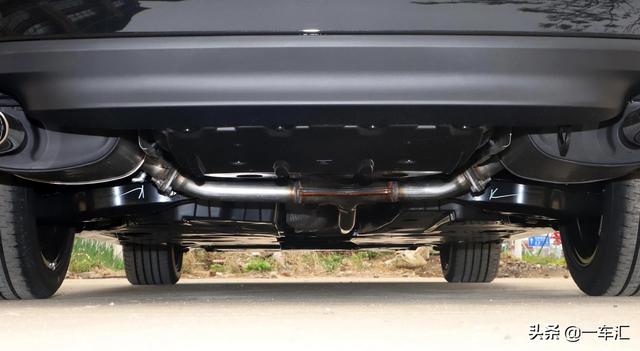 丰田凯美瑞2022款白色最新款上市，双外观三动力丰田凯美瑞车型详解