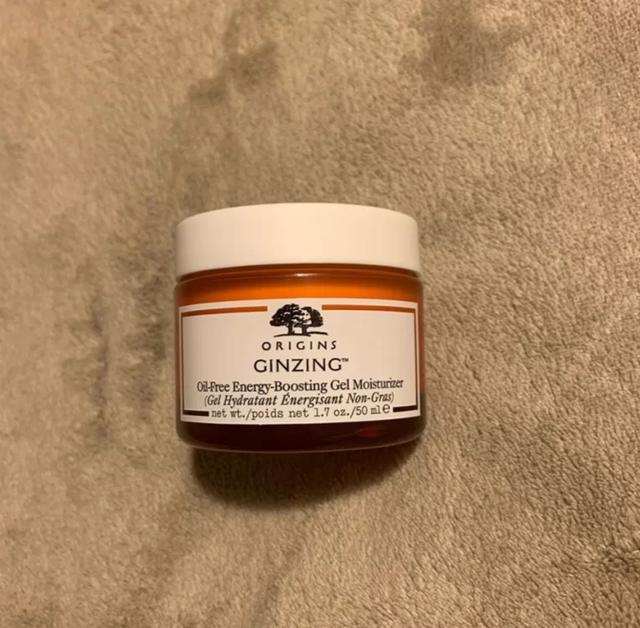 海蓝之谜精华面霜，海蓝之谜面霜和哪些精华搭配（<海蓝之谜>精华面霜系列）