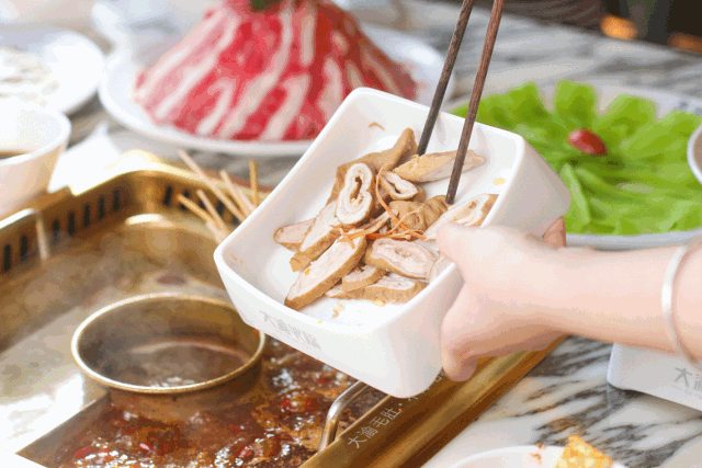 毛肚火锅煮多久，毛肚火锅煮几分钟又嫩又脆（“七上八下”涮毛肚能熟）
