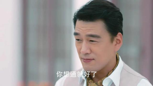 宋威龙林允街头拥吻真的吗，宋威龙和林允谈两场恋爱