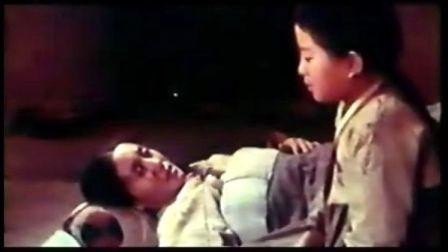 卖花姑娘放映时间，《卖花姑娘》一一大雨中的那把黄色油纸伞