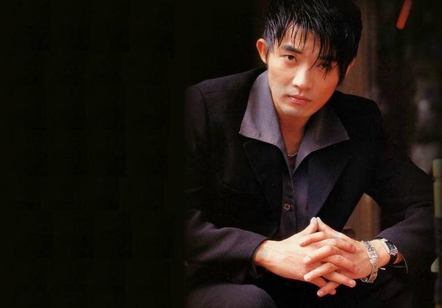 韩国明星安在旭近期情况，韩流鼻祖安在旭全家福曝光