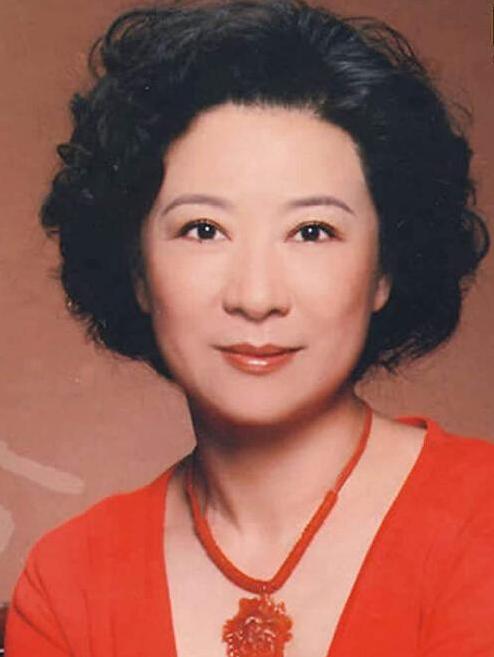 王馥荔儿子王骁见证父母50年，见证父母50年美满婚姻
