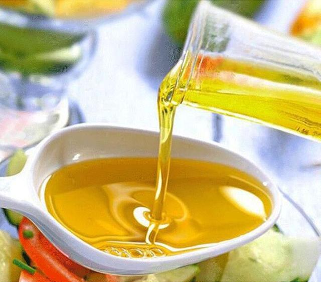 炒菜用什么油比较好，家庭炒菜哪种油比较好（7种食用油差别大）