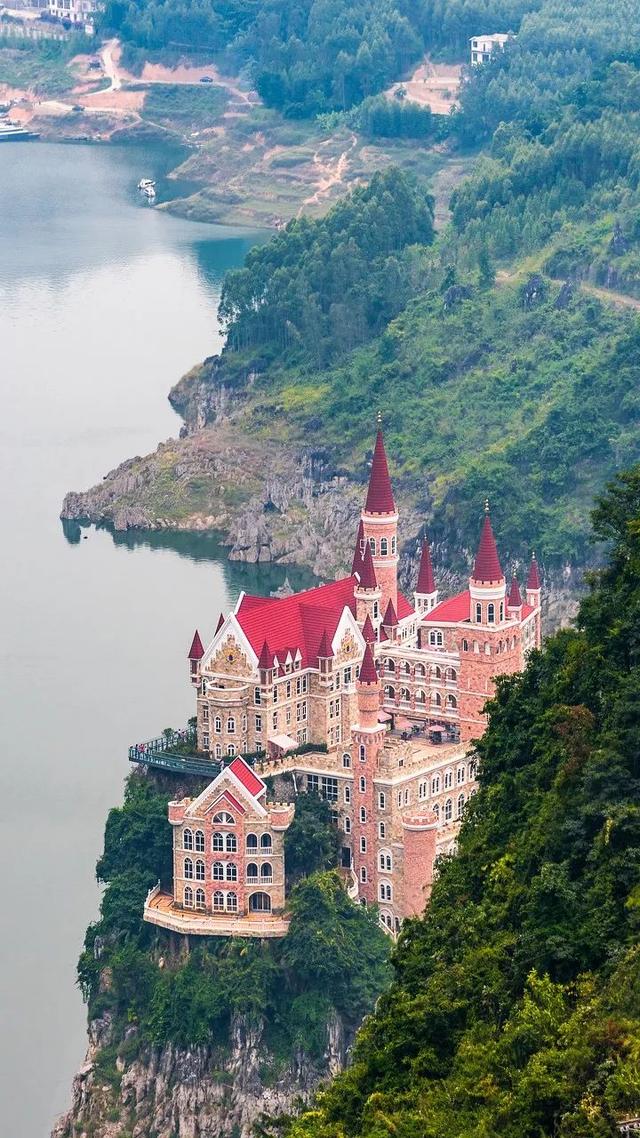 贵州兴义马岭河峡谷风景介绍，万峰成林峡谷飞瀑