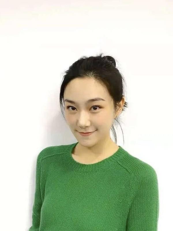 孫儷和同父異母妹妹合體，帶妹妹高考後放鬆，兩人跳勁舞沒年齡差 娛樂八卦吃瓜 第5张