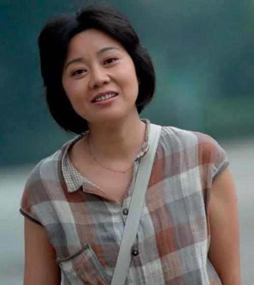 影视演员闫妮个人简历，余男：我们的四十岁不是豆腐渣