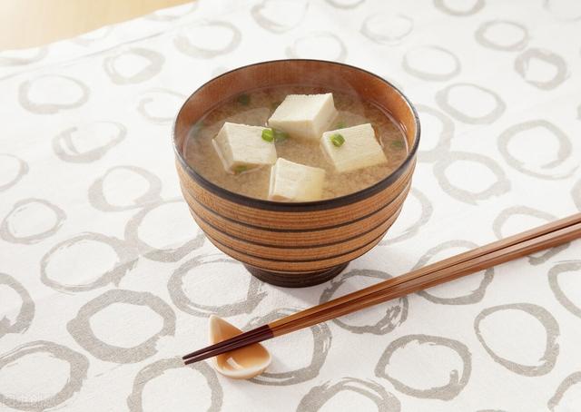 日本味增汤做法，健康营养的日本国汤