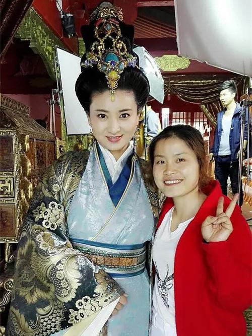 鞠婧祎多少岁了，鞠婧祎家族简历（借吴昕关晓彤科学分析）