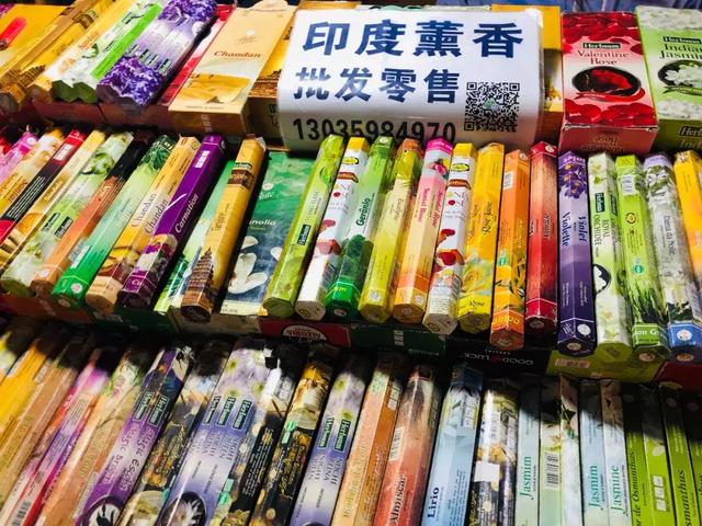 西双版纳江边夜市，西双版纳最火爆的夜市（到西双版纳一定要知道的五件事）