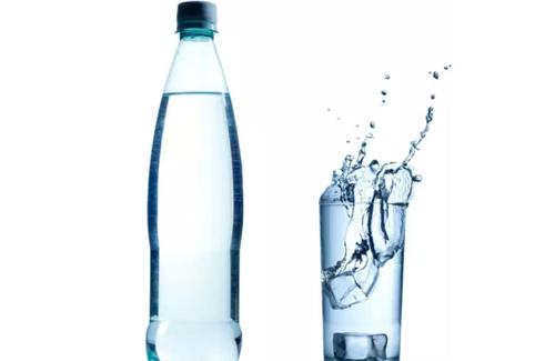 各种饮用水的区别，自来水、纯净水、矿泉水、苏打水…究竟喝哪种水更好