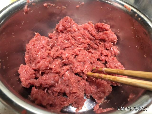 牛肉饺子的正宗做法肉馅，牛肉饺子注意3个步骤